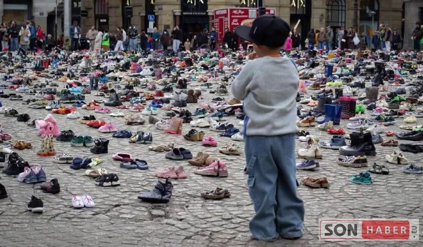 Amsterdam’da Gazze’de hayatını kaybeden binlerce çocuk için anma