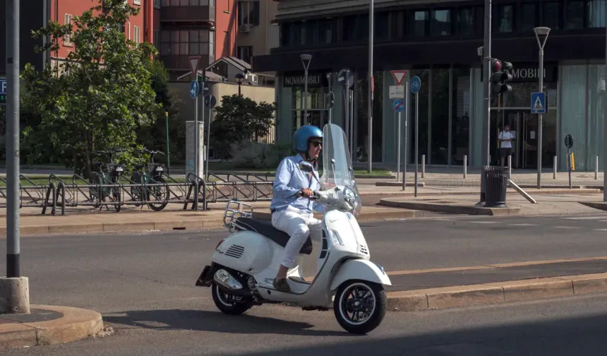 Fransa’da scooter ve motosikletlere yeni kural getirildi