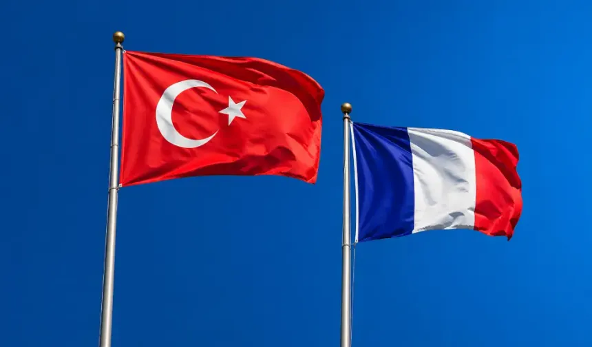 Fransa’da yaşayanlar Türkiye’deki gelirlerini beyan etmek zorunda