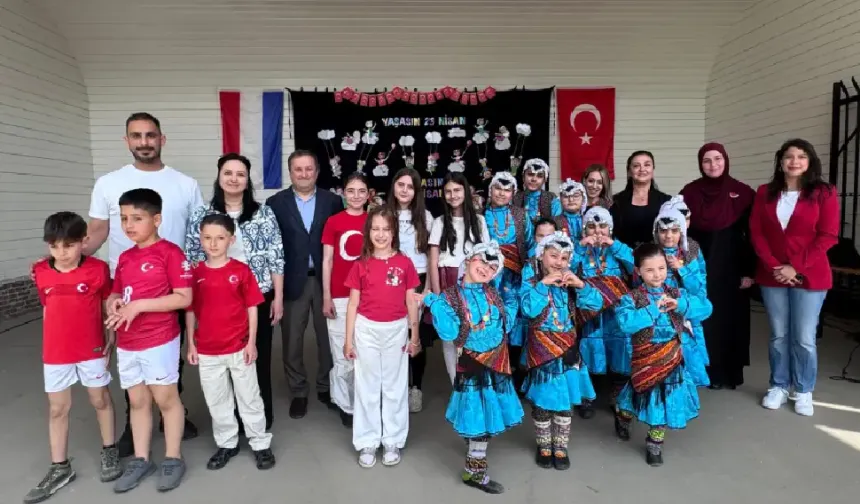 Tulip Enstitüsü’nden Hollanda’da iki şehirde 23 Nisan kutlaması