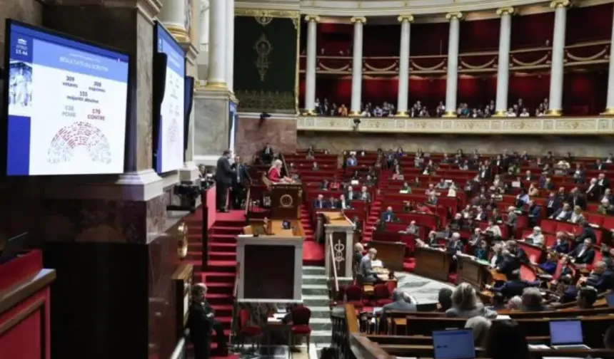 Fransa’da işsizlik maaşı süresi 15 aya indirildi