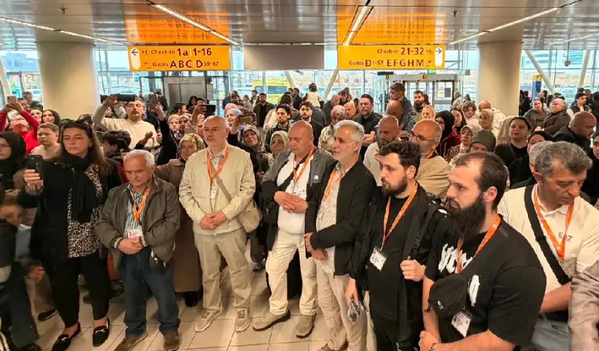 Hollanda’dan ilk hacı adayları kutsal topraklara uğurlandı