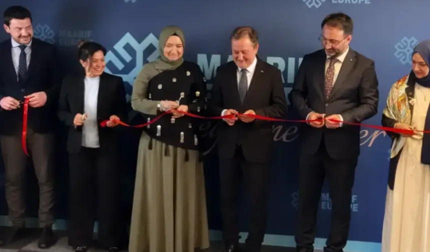 Amsterdam’da “Bağ Kurmak” Filografi Sergisi açıldı