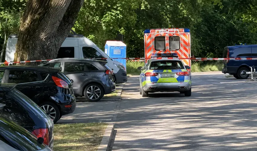 Almanya'da otomobilde unutulan 20 aylık bebek hayatını kaybetti