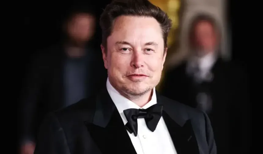 Elon Musk dünyanın ilk trilyoneri oldu