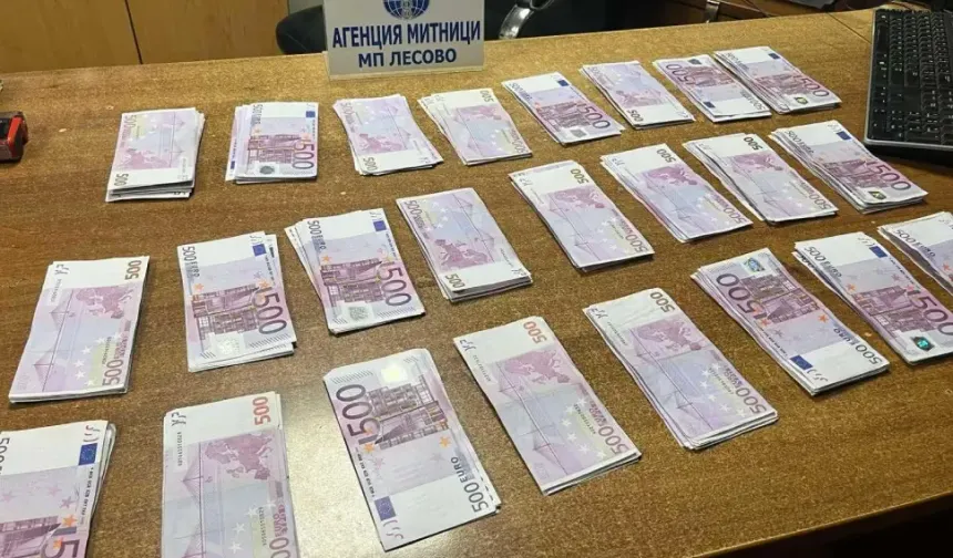 Bulgaristan sınırında Türk yolcunun üzerinde 150 bin euro ele geçirildi