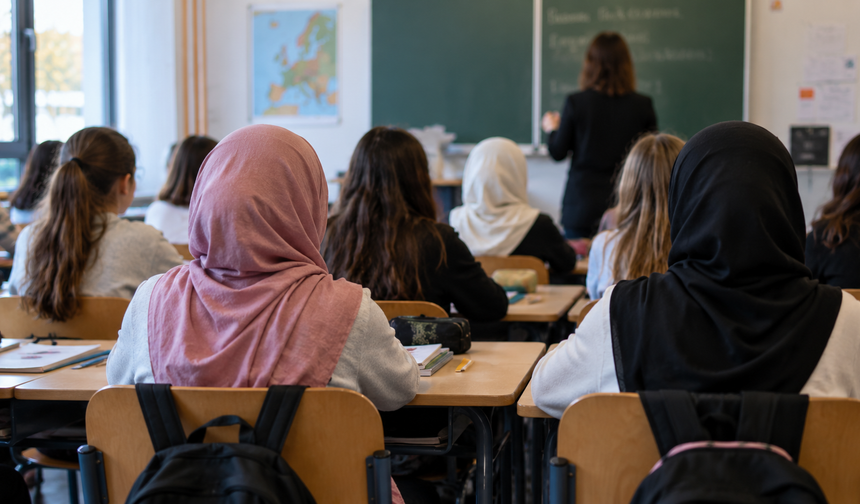 Avusturya’da yeni eğitim yılı başörtüsü yasağıyla başladı