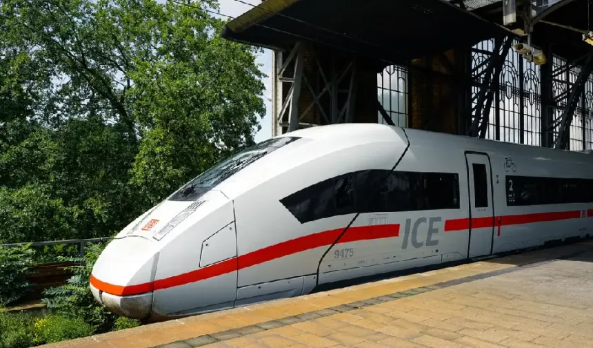 Almanya'da aylık şehirlerarası tren biletlerine indirim geliyor