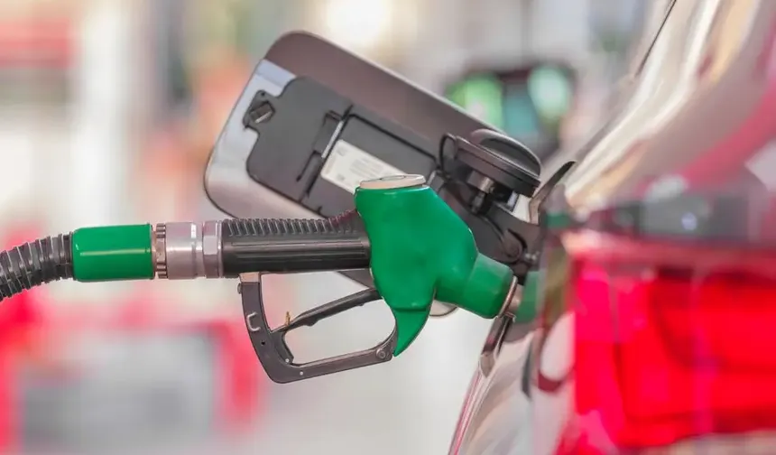 Fransa'da 100 euro yakıt desteği için başvurular başladı