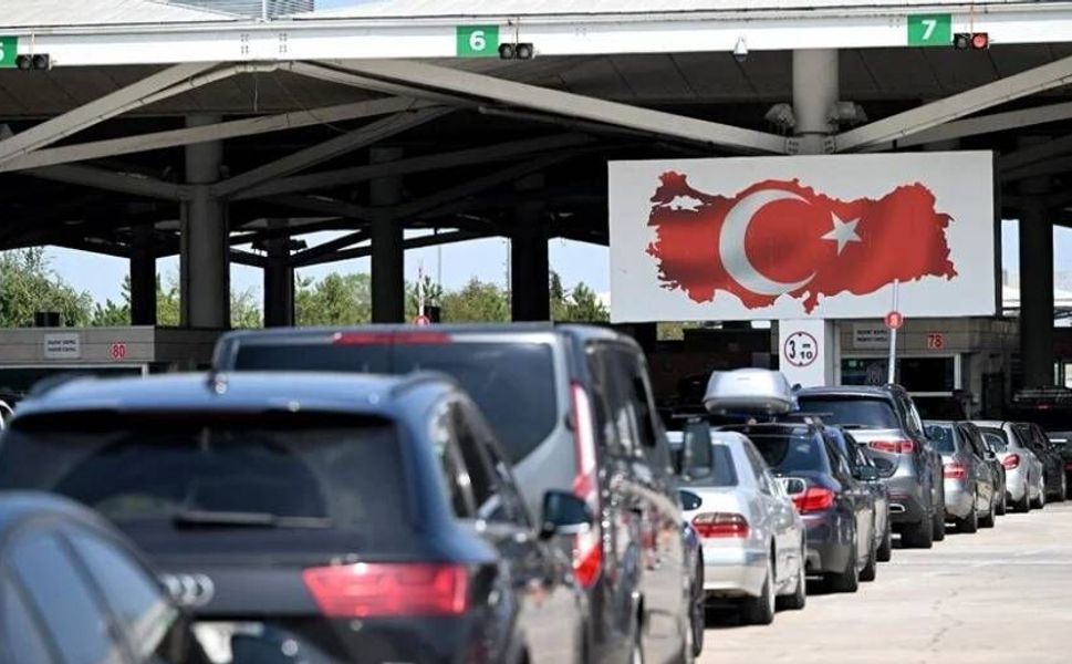 Mavi Kart sahibi gurbetçi emekliler yabancı plakalı aracını Türkiye'de 4 yıl bırakabilir mi?