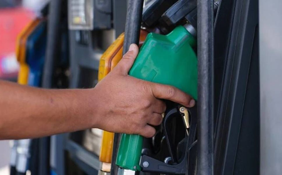 Fransa’da çalışanlara akaryakıt desteği verilecek