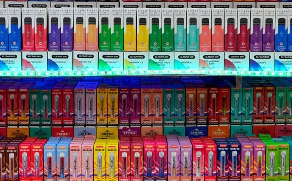 Hollanda’da araştırma: Vape cihazlarının rengi kullanım isteğini artırıyor