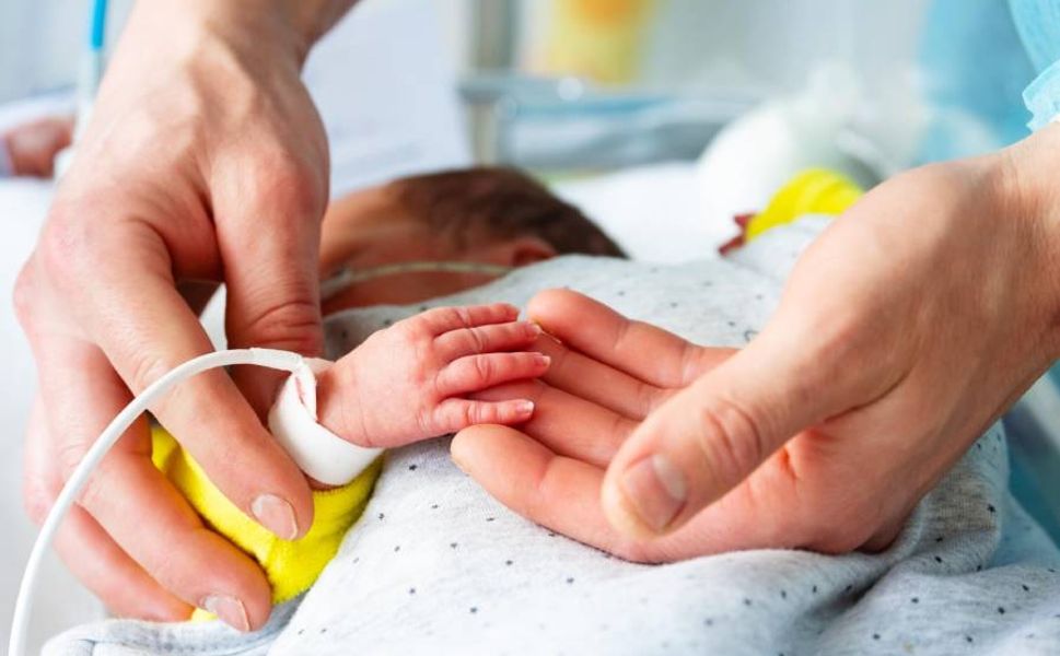 Almanya’da ilk kez anne karnındaki bebeğe kanser tedavisi uygulandı