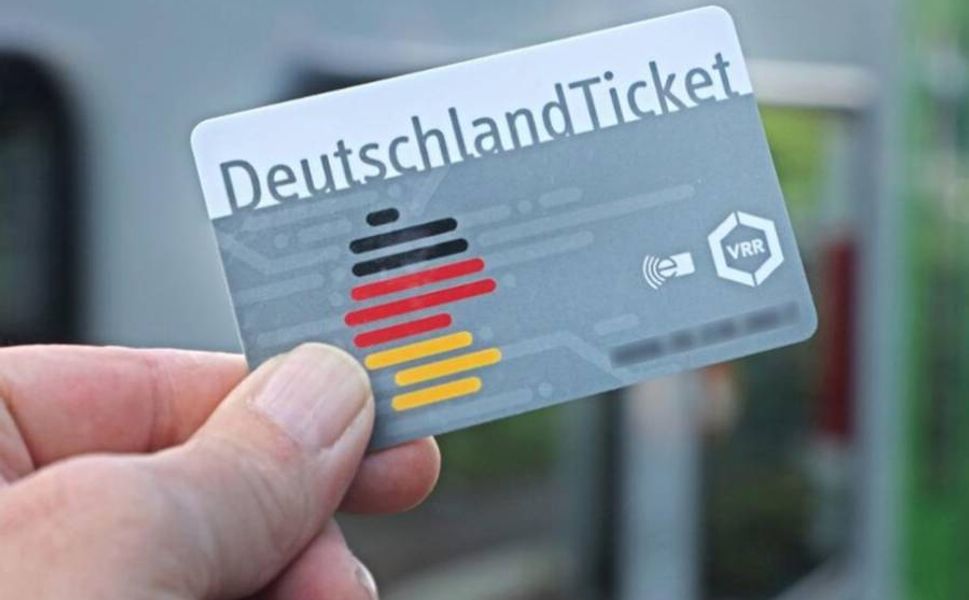 Kuzey Ren-Vestfalya’da binlerce öğrenciye ücretsiz Deutschlandticket