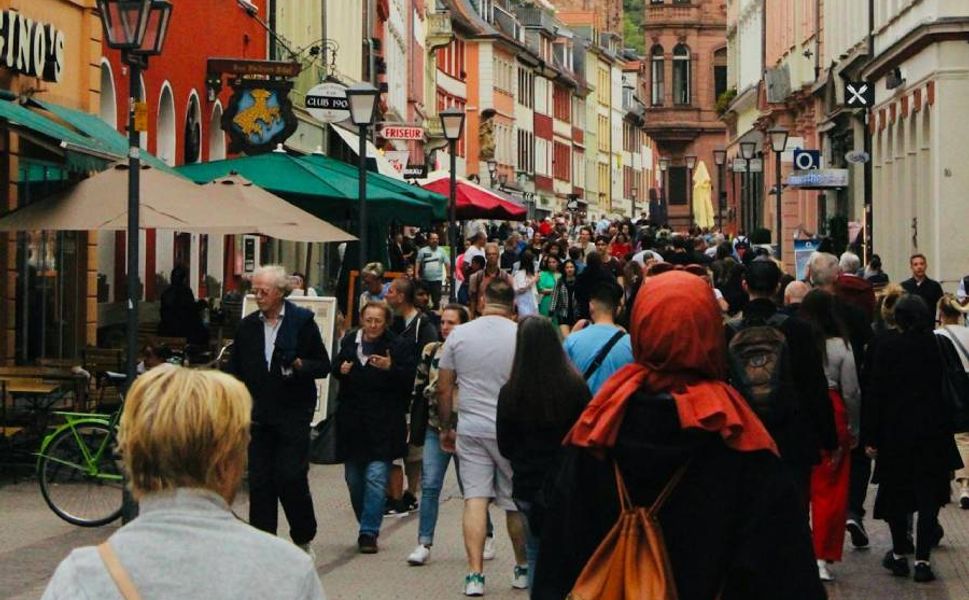 Almanya’da halkın yarısı 1980’lerde yaşamın daha iyi olduğunu düşünüyor