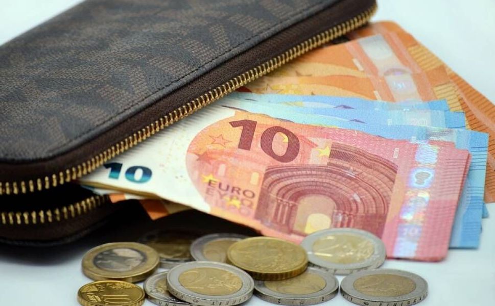 Hollanda’da hükümetin sosyal yardımlarda kesinti planına tepki