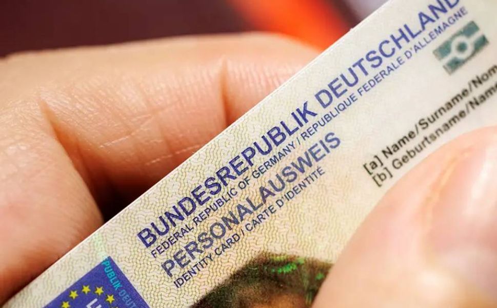 Almanya'da pasaporttan adres değişikliğine birçok işlem dijitalleşiyor