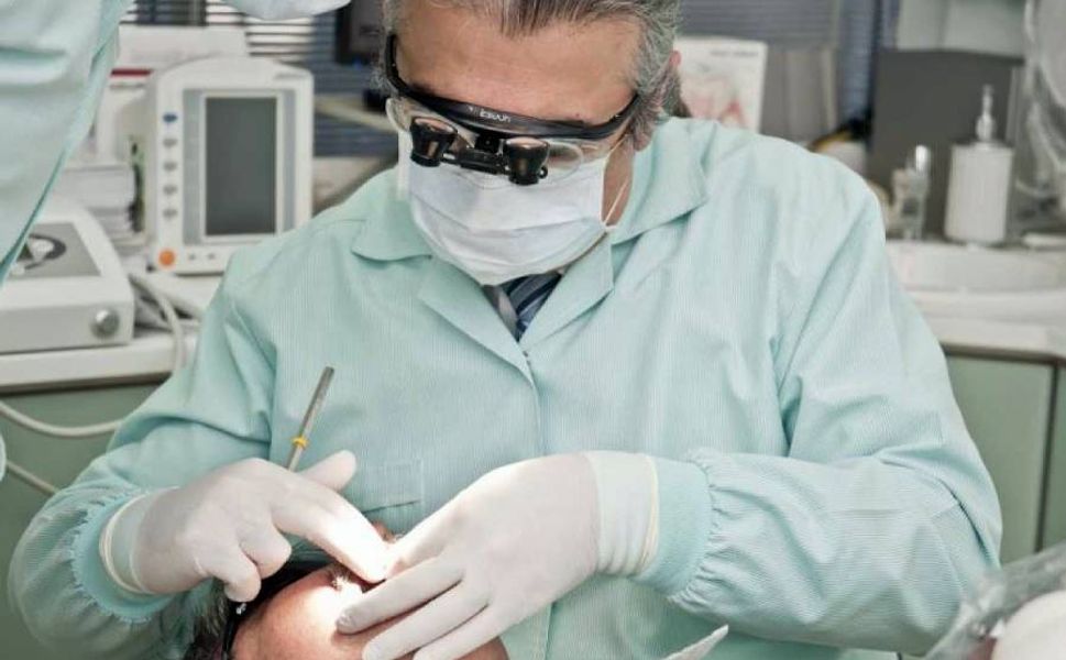 Hollanda’da düşük maliyetli diş sigortaları vatandaşa daha fazla masraf çıkarıyor