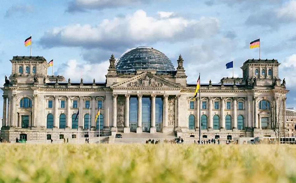 Almanya’da milyonları ilgilendiren vergi indirimi Meclis’ten geçti