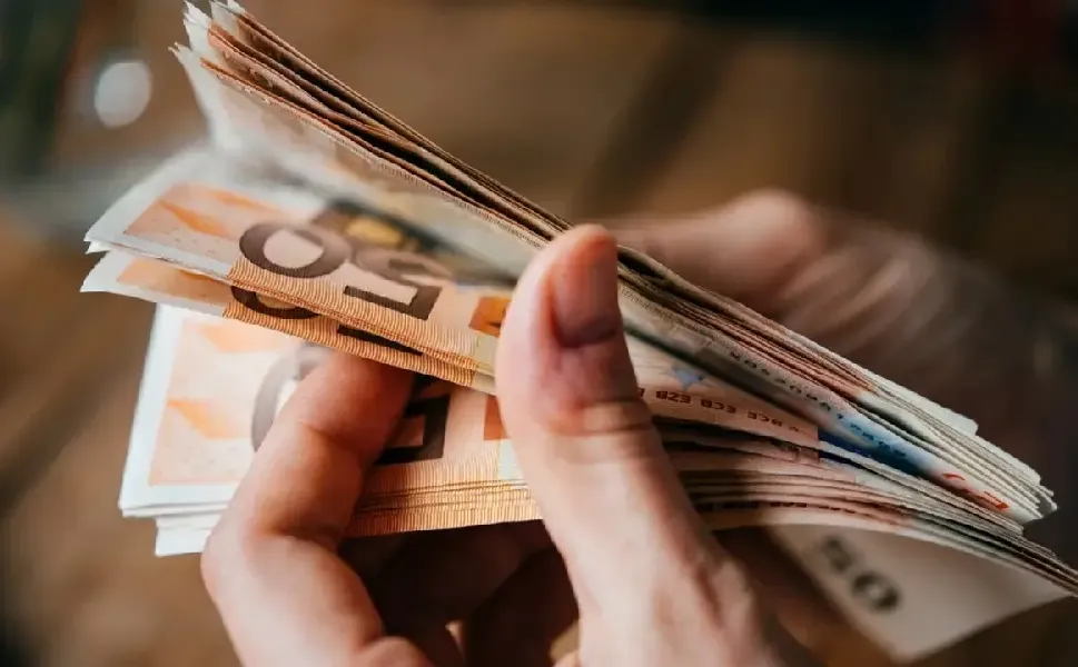 Hollanda’da 3 bin euro üzeri nakit ödemeler yasaklandı