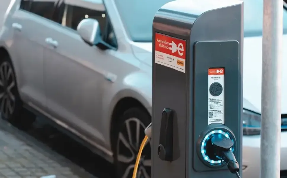 Hollanda’da en ucuz şarj istasyonu nerede? Fiyatlar şaşırtıyor