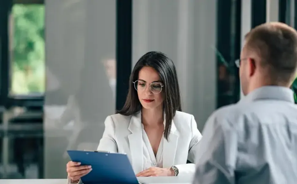 AB’de işe alımlarda yeni kural: Çalışanın önceki maaşı sorulamayacak