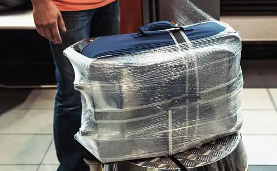 Havalimanlarında streçle valiz kaplamaya yasak geliyor