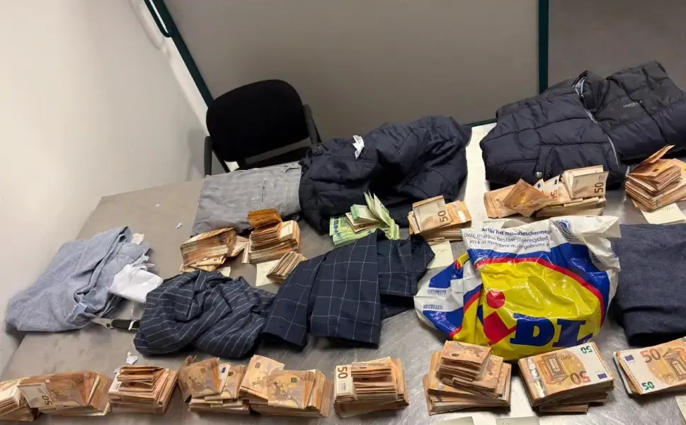 Hollanda’da Eindhoven Havalimanı’nda 250 bin euro ele geçirildi