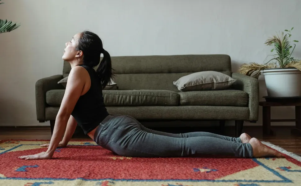 Güne enerjik başlamak için 10 dakikalık sabah rutini