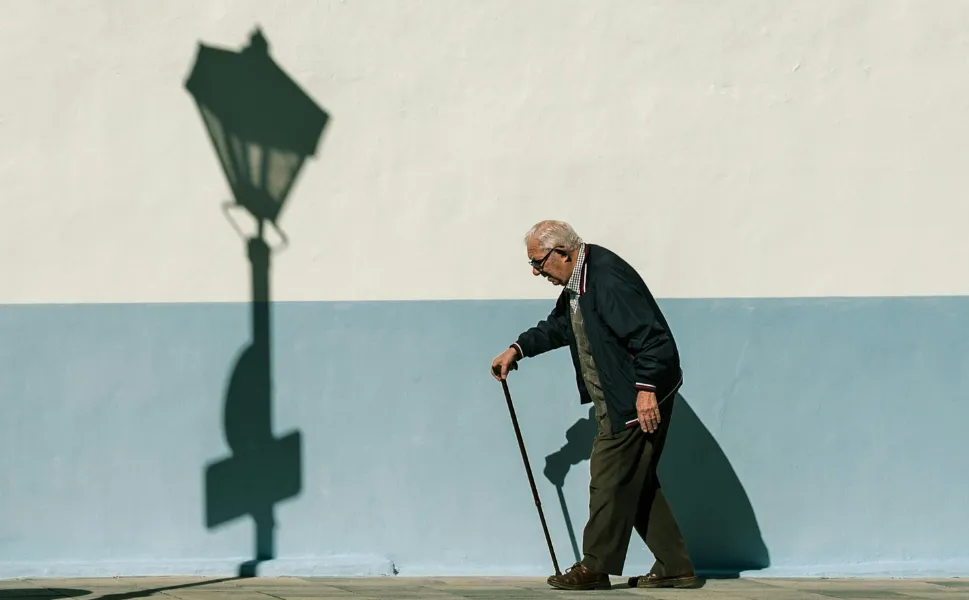 Altmış yaş üstü için en sağlıklı spor: Yürüyüş