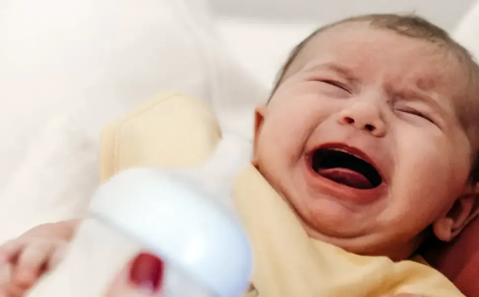 Bebeğiniz neden ağlıyor? İşte 6 temel sebep