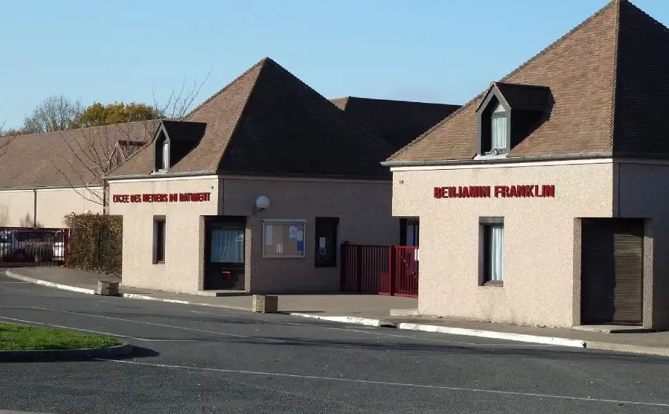 Fransa’da lisede öğretmene saldıran Türk baba gözaltına alındı