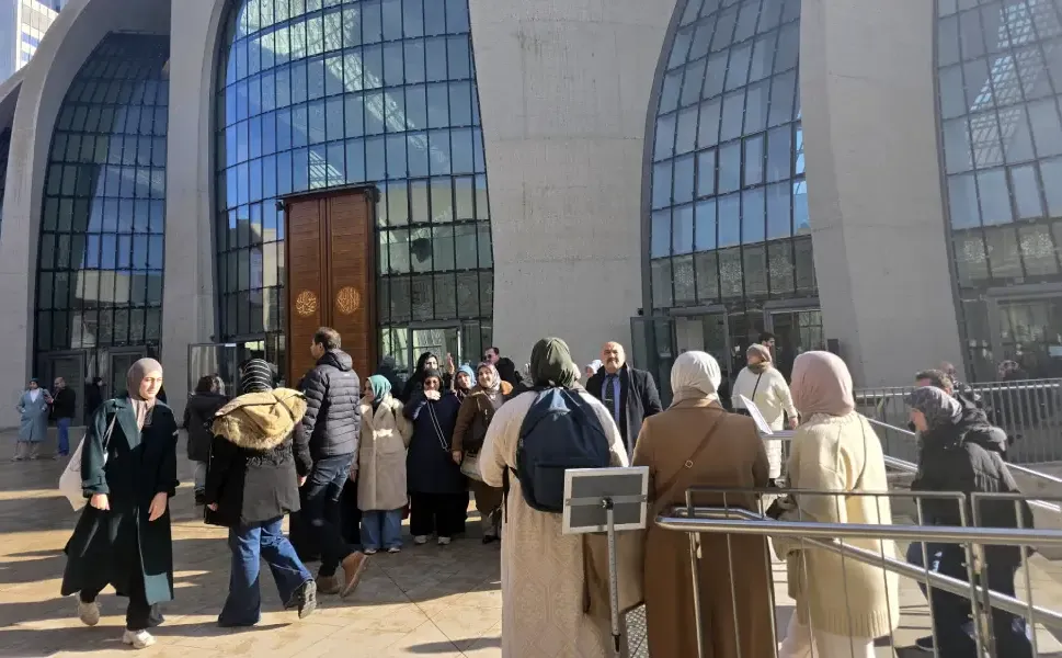 Hollanda Türk İslam Kültür Federasyonu'nun Köln gezisine yoğun ilgi