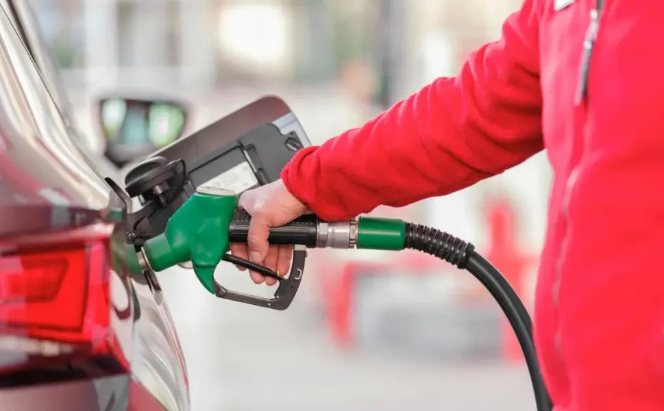 Hollanda’da benzin litre fiyatı 2,50 euroyu geçti