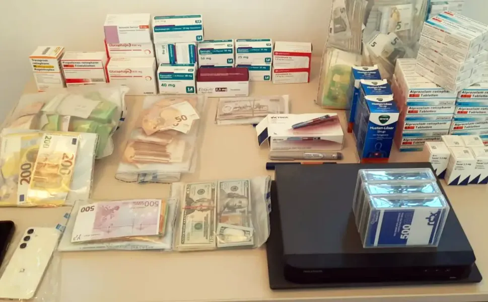 Almanya’da reçeteli ilaçları yasa dışı satan eczanelere baskın