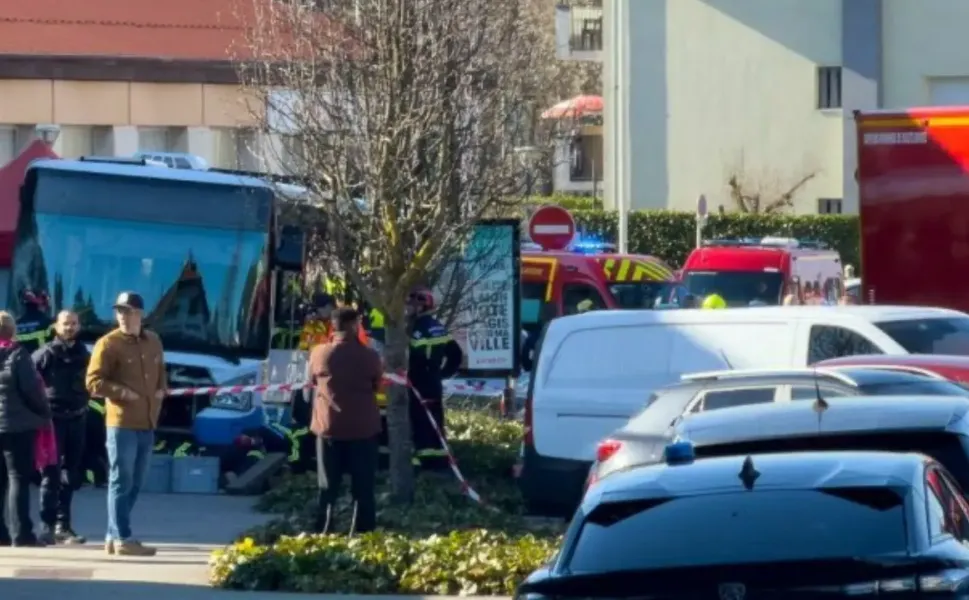 Fransa’da okul önünde otobüs faciası: Yedi yaşındaki Emre hayatını kaybetti