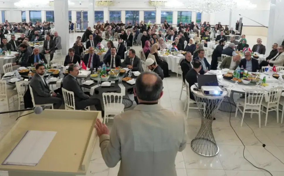 Hollanda Diyanet Vakfı’ndan Amsterdam’da geniş katılımlı iftar programı