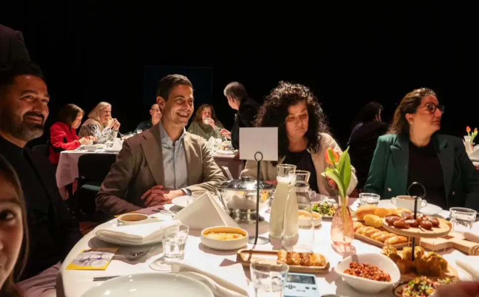 Hollanda Başbakanı Jetten Gouda’daki iftar programına katıldı