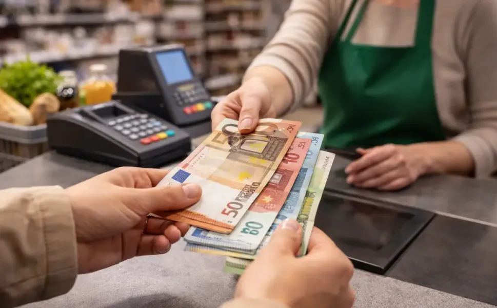 Hollanda’da nakit ödeme geri geliyor bazı işletmelerde yasak devam edecek