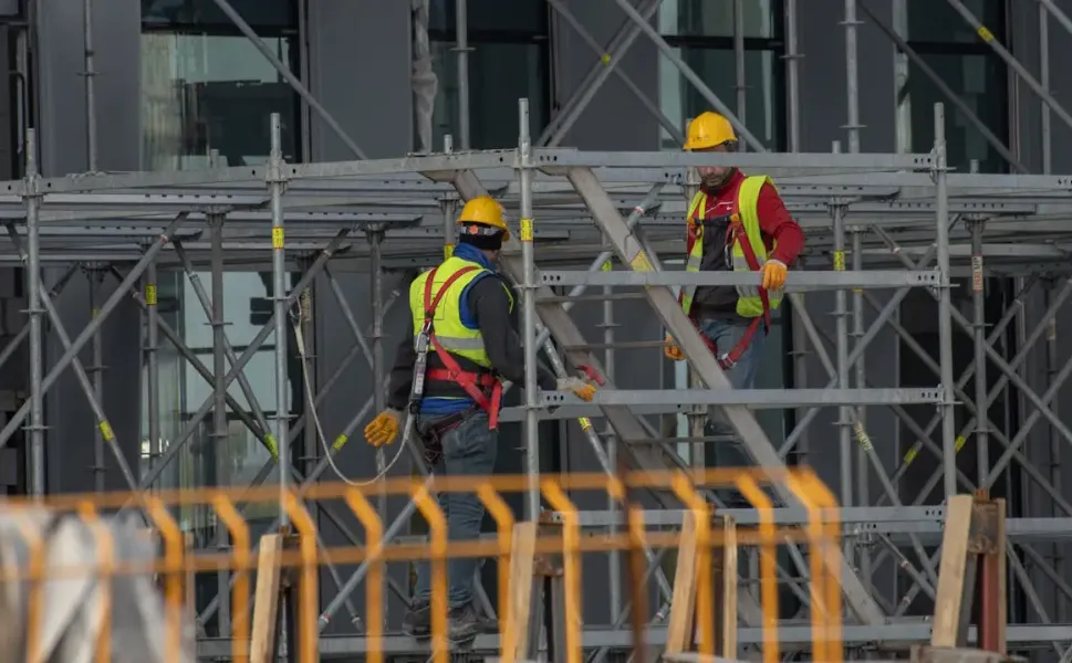 Fransa’da 500 işçiyi kaçak çalıştıran Türk işverene hapis cezası
