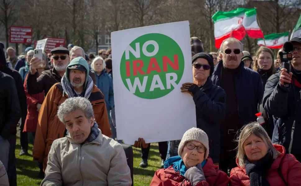 Hollanda’da ABD ve İsrail’in İran saldırıları protesto edildi