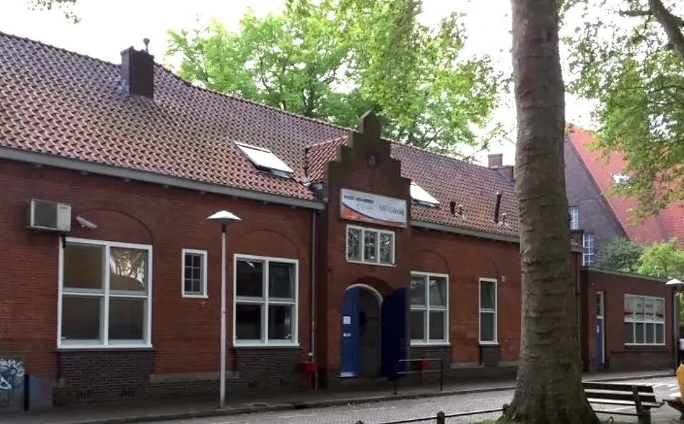 Utrecht Mescid-i Aksa Camii 35 yıl sonra binasını satın aldı