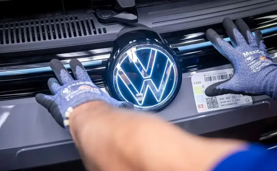 Volkswagen Almanya’da 50 bin kişiyi işten çıkarmayı planlıyor