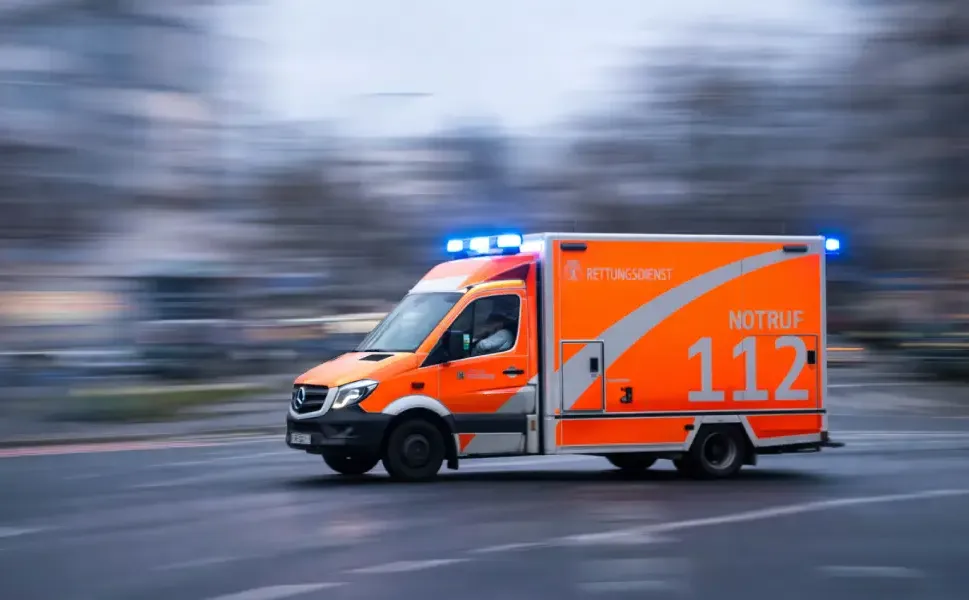 Berlin’de bir hafta içinde iki çocuk pencereden düştü, biri hayatını kaybetti