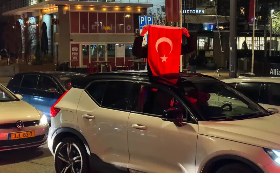 Avrupa’daki Türkler Türkiye’nin Dünya Kupası’na katılımını coşkuyla kutladı