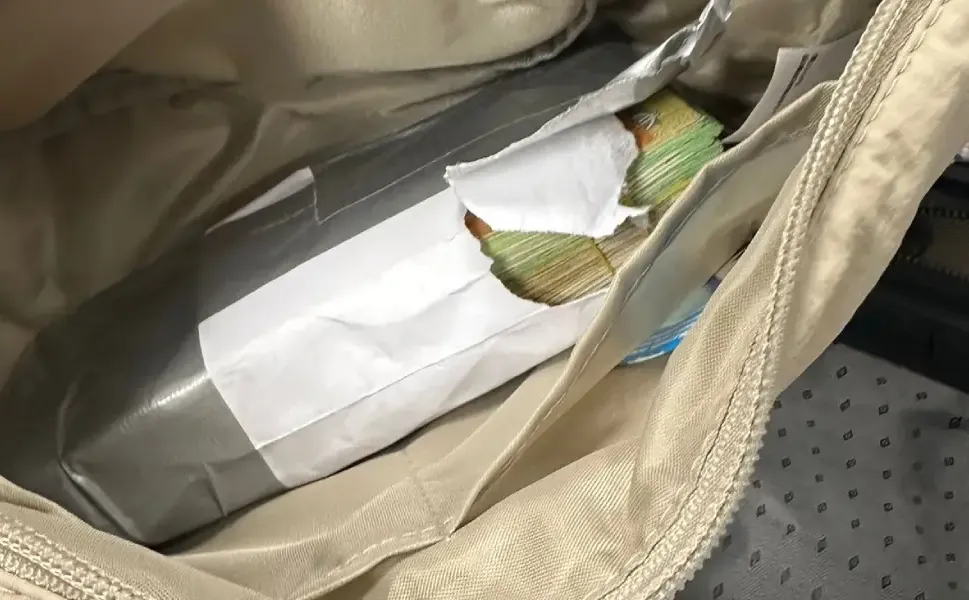 Almanya’dan Türkiye’ye giden yolcu 45 bin euro nakitle yakalandı