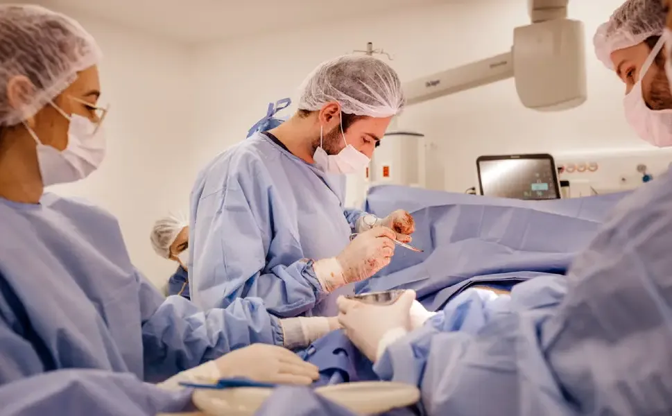 Hollanda’da kalp tedavileri tıbbi cihaz eksikliği nedeniyle erteleniyor