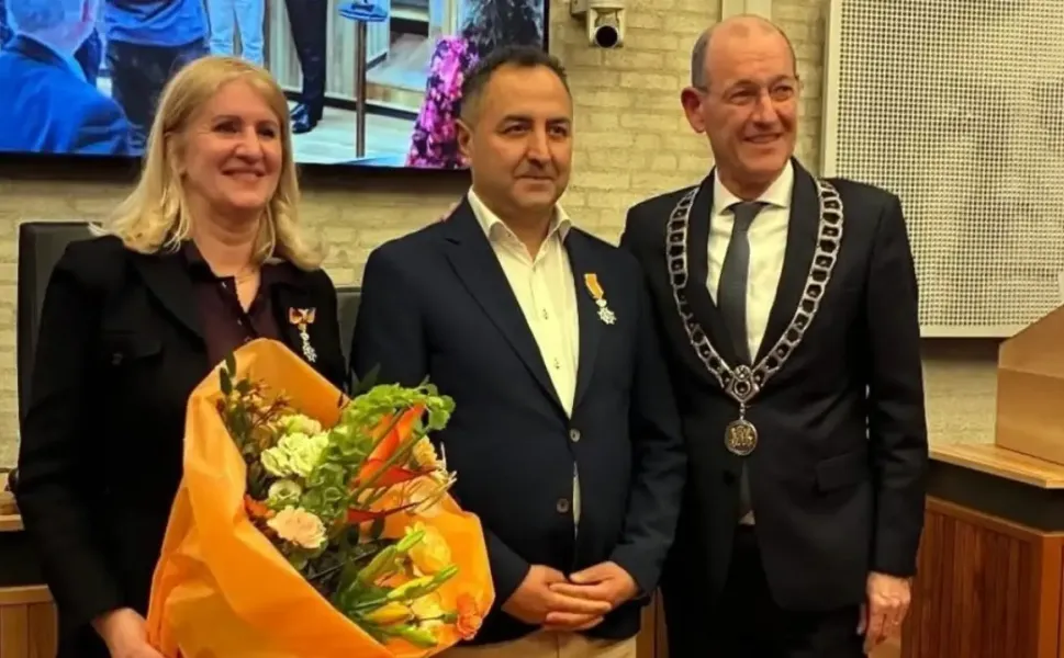 Burhanettin Carlak’a Hollanda’da Kraliyet Nişanı verildi