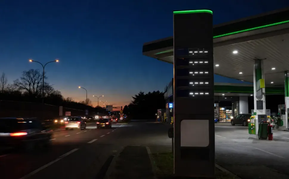 Fransa’da akaryakıt sıkıntısı başladı: Bazı istasyonlar satışı durdurdu