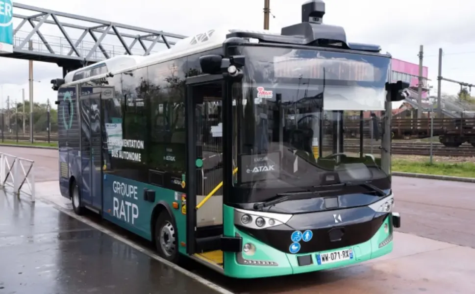 Fransa’da Türk yapımı sürücüsüz otobüs yollara çıktı
